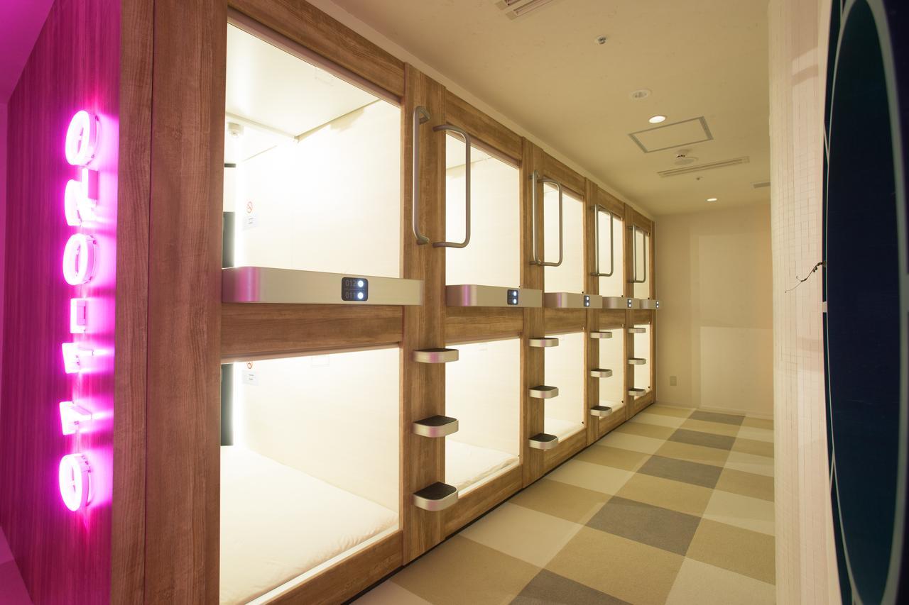 New Japan Lady'S Capsule Hotel Osaka Exteriör bild